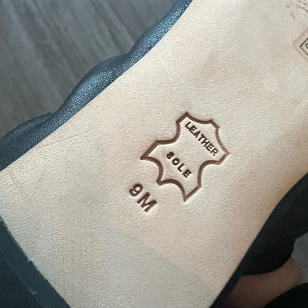 Tory Burch Black Leather Claire Elastic Flat with Gold Emblem never worn